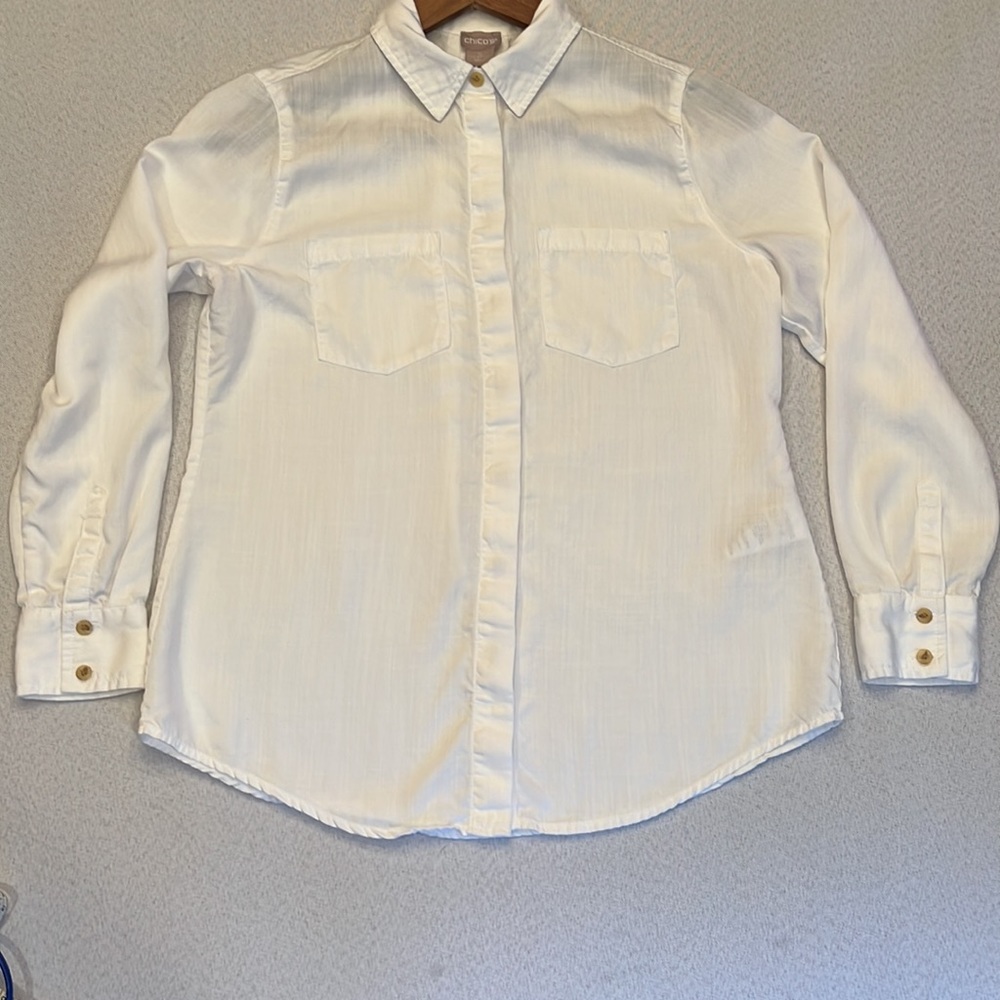 Chico's White Button down Blouse sz 0 (4-6)